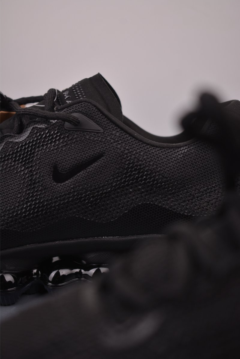 Nike Air Liquid Max view