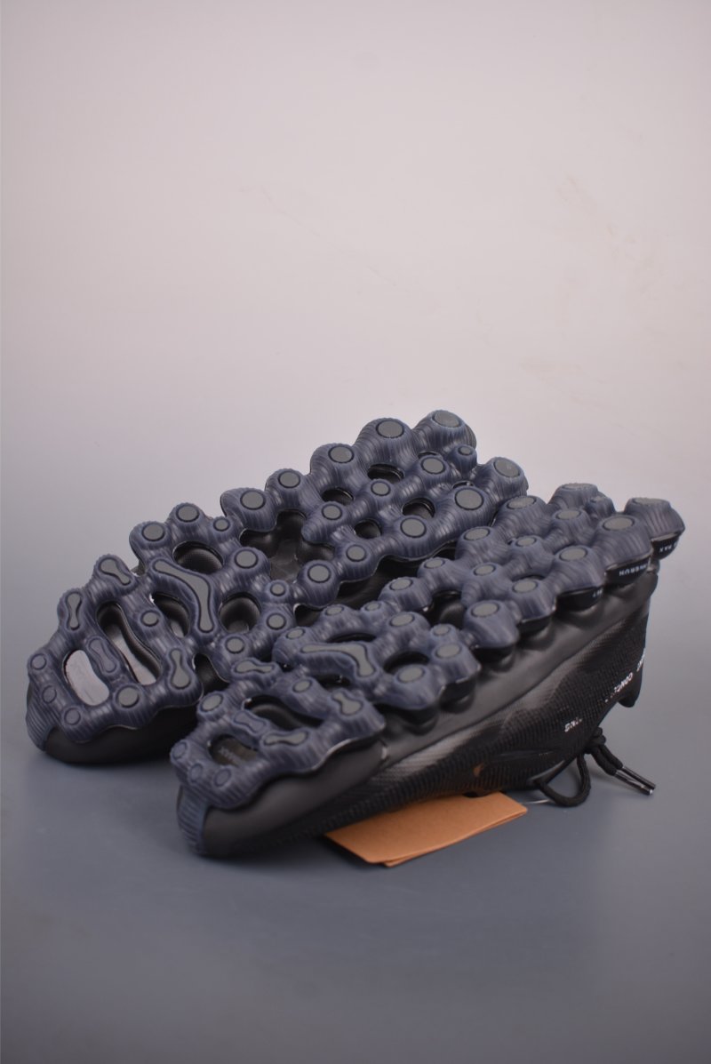 Nike Air Liquid Max view