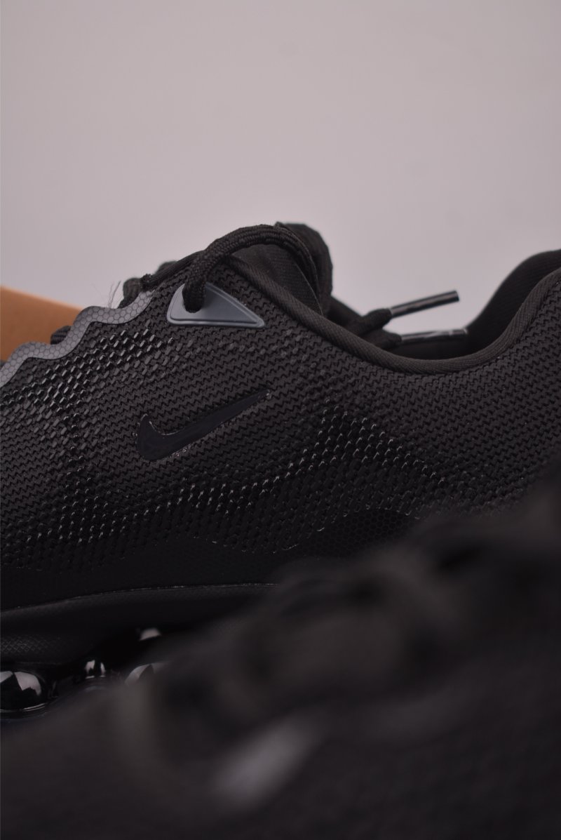 Nike Air Liquid Max view