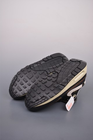 Nike Air Max 1 view 3