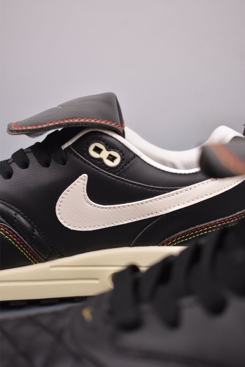 Nike Air Max 1 view