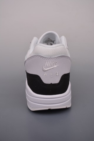Nike Air Max 1 view 4