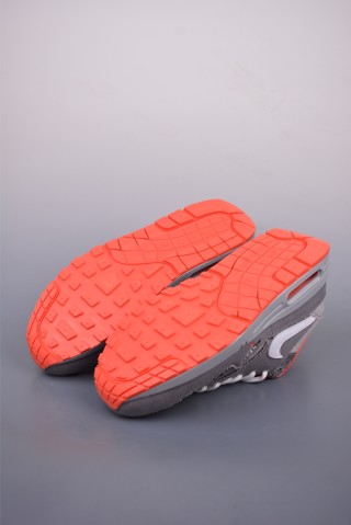 Nike Air Max 1 view 3