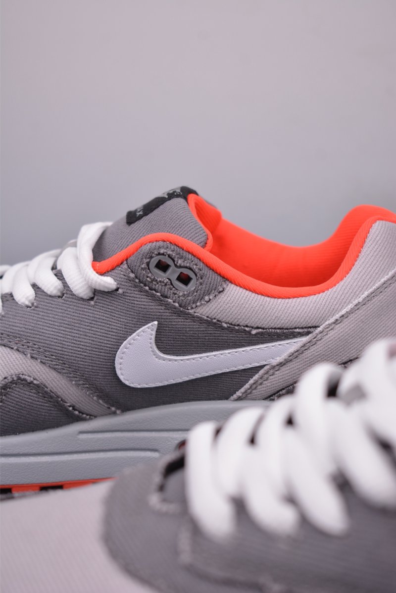 Nike Air Max 1 view