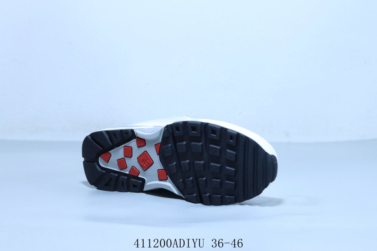 Nike Air Max BW OG view