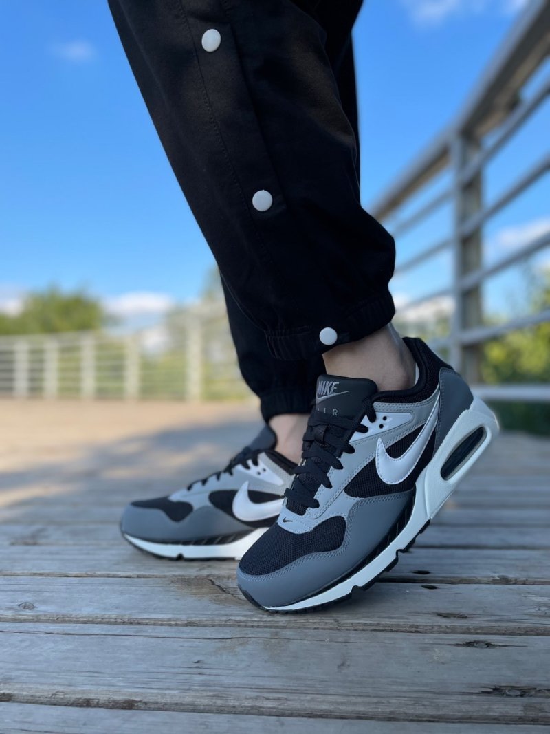 Nike Air Max Correlate view