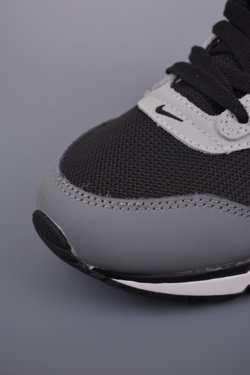 Nike Air Max Correlate view