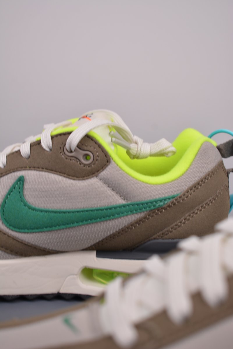 Nike Air Max Dawn view
