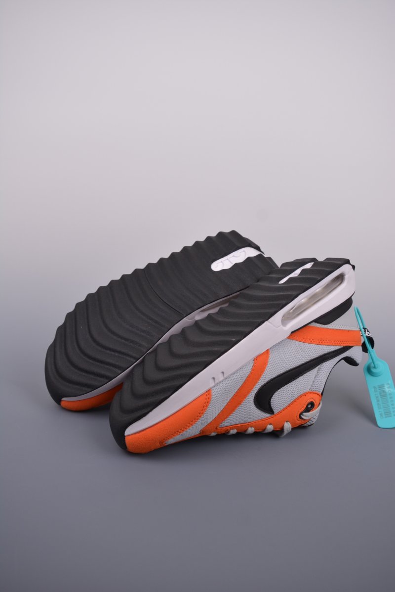 Nike Air Max Dawn view