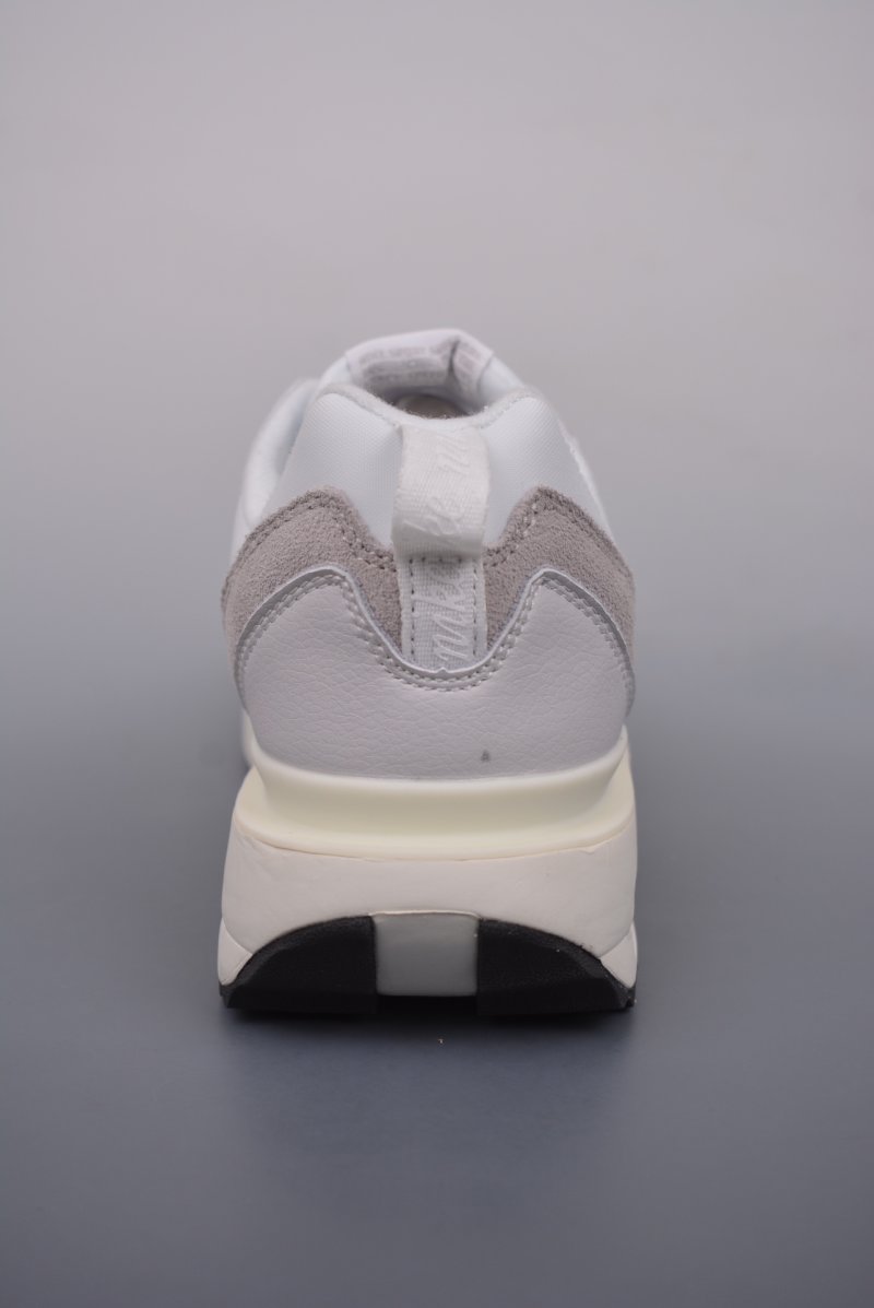 Nike Air Max Dawn view