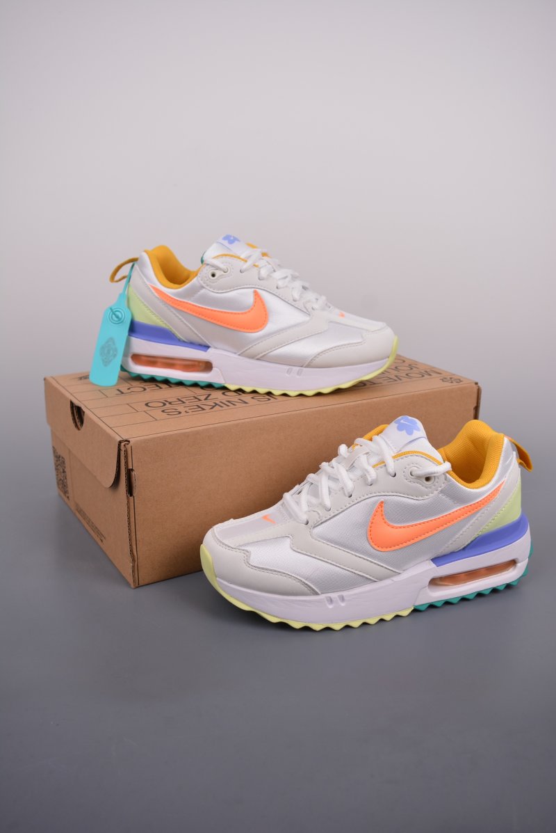 Nike Air Max Dawn view