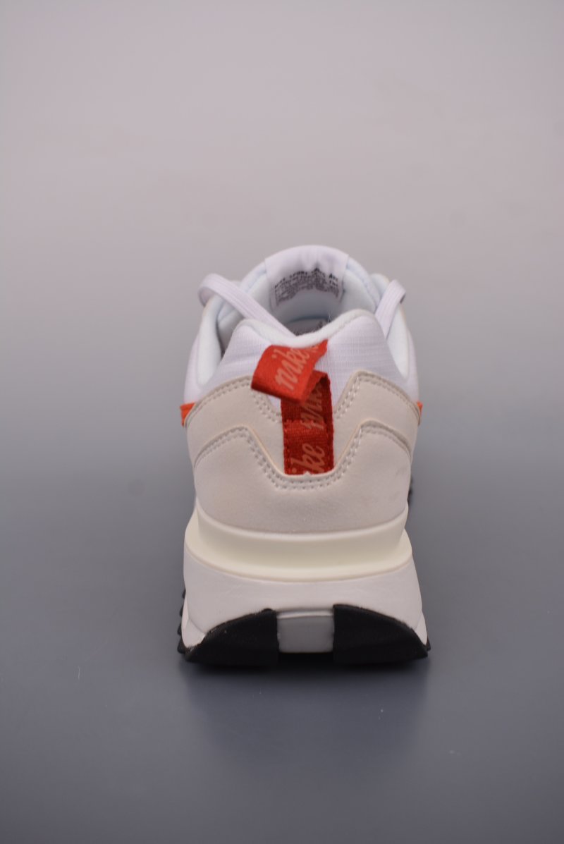 Nike Air Max Dawn view