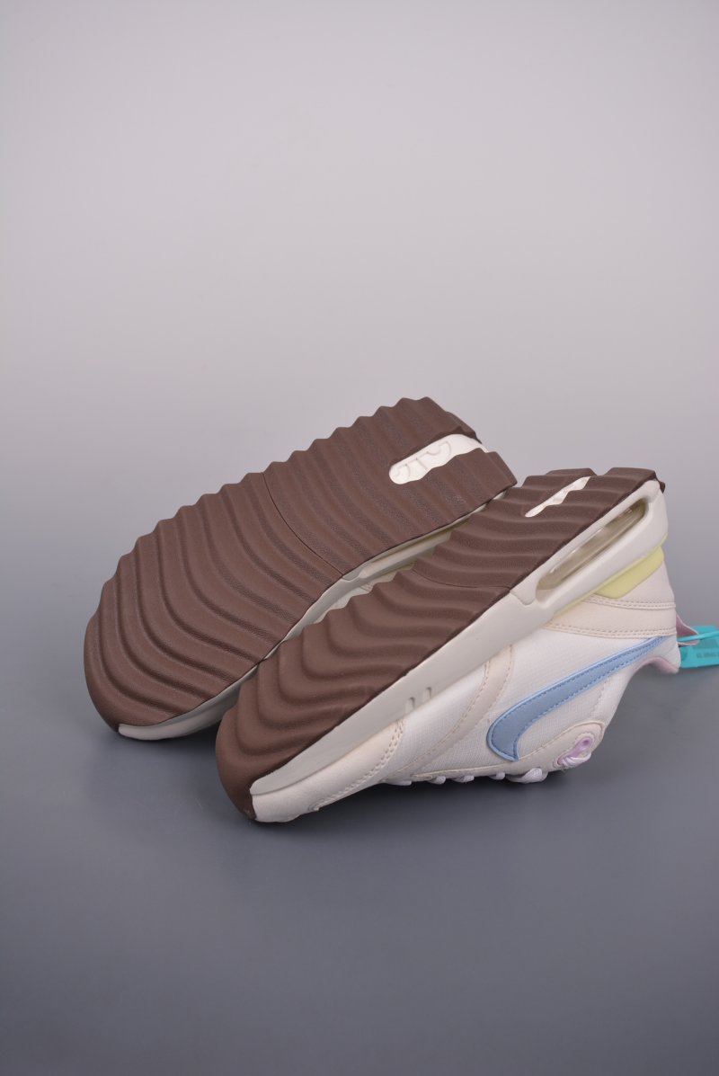 Nike Air Max Dawn view