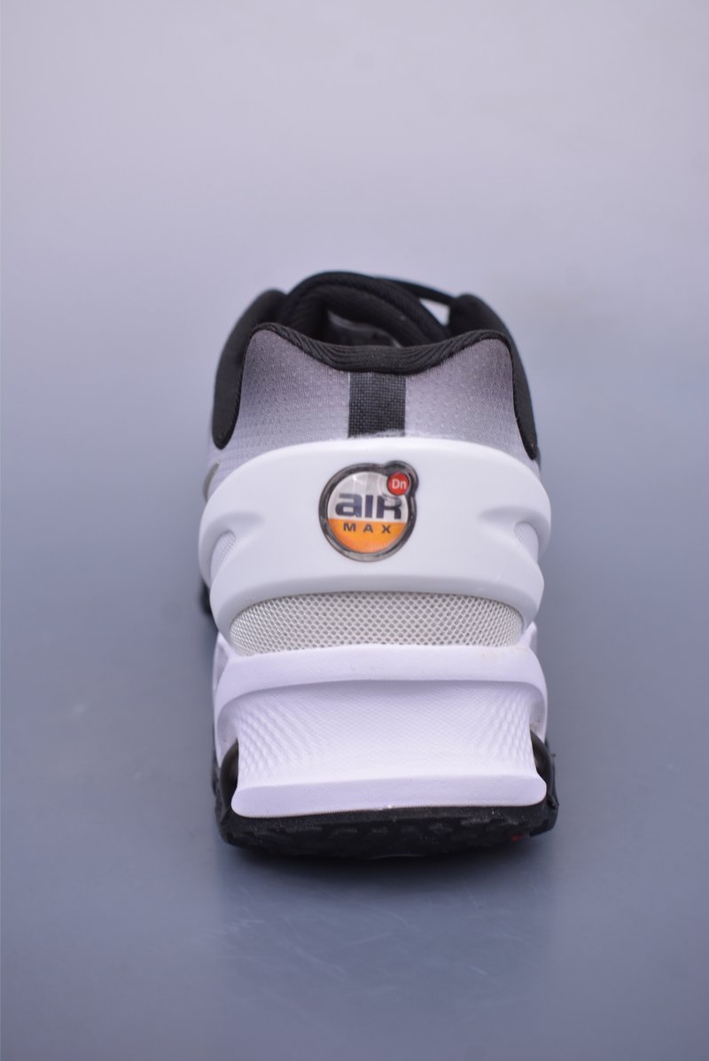 Nike Air Max DN8 view