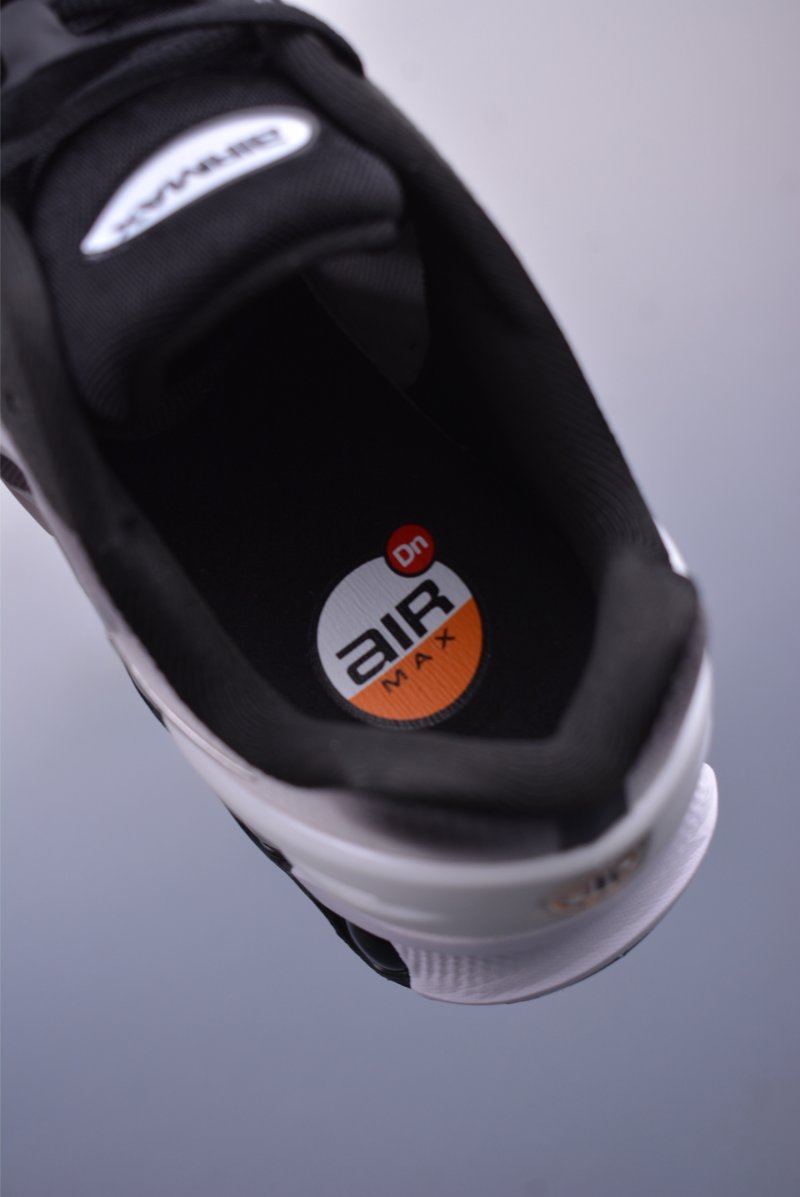 Nike Air Max DN8 view