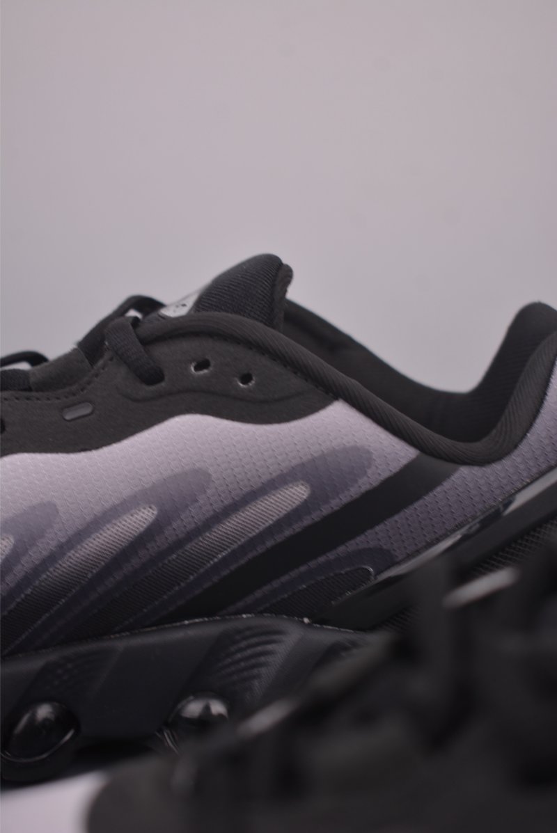 Nike Air Max DN8 view