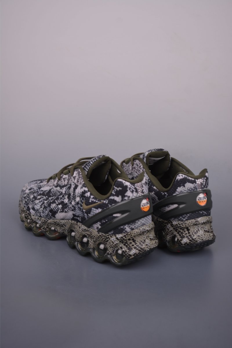 Nike Air Max DN8 view