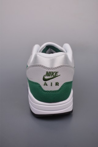 Nike Air Max 1 view 4