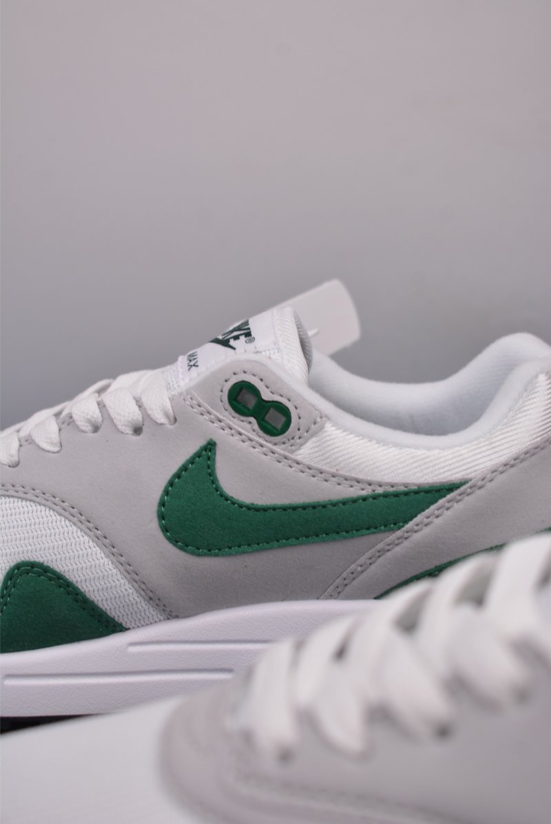 Nike Air Max 1 view