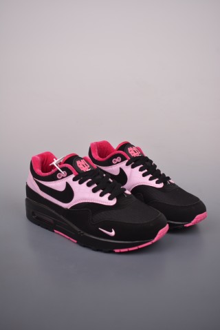 Nike Air Max 1 'Black / Pink' view 1