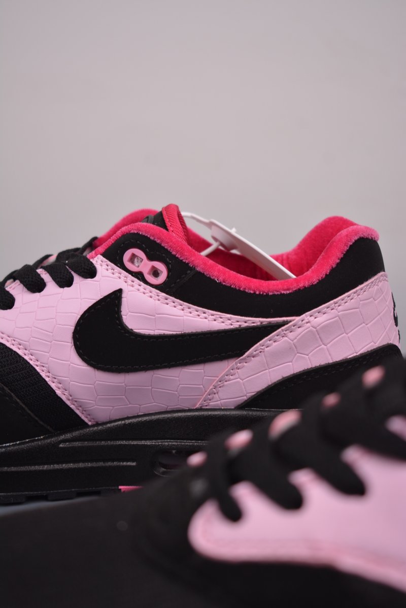 Nike Air Max 1 'Black / Pink' view