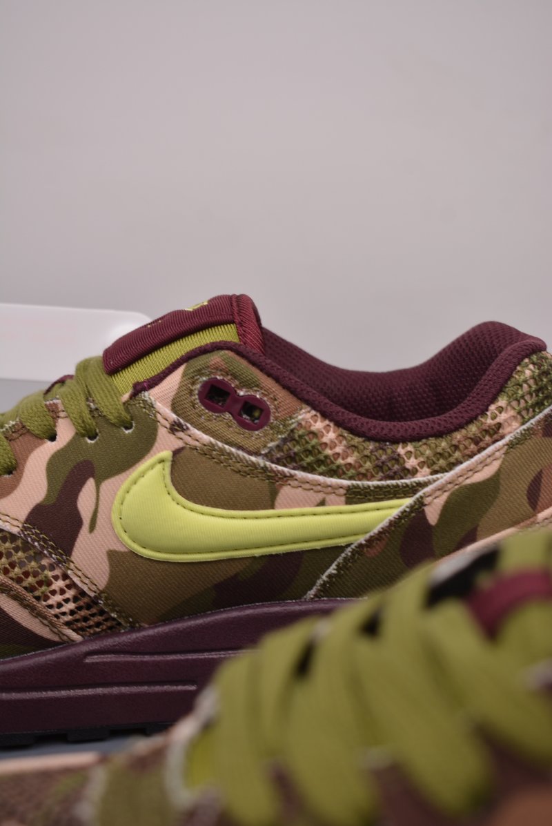 Nike Air Max 1 view