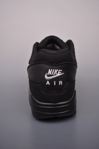 Nike Air Max 1 view 4