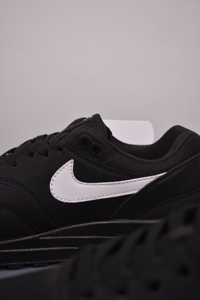 Nike Air Max 1 view
