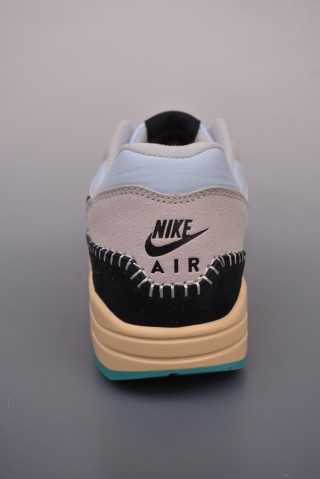 Nike Air Max 1 view 4