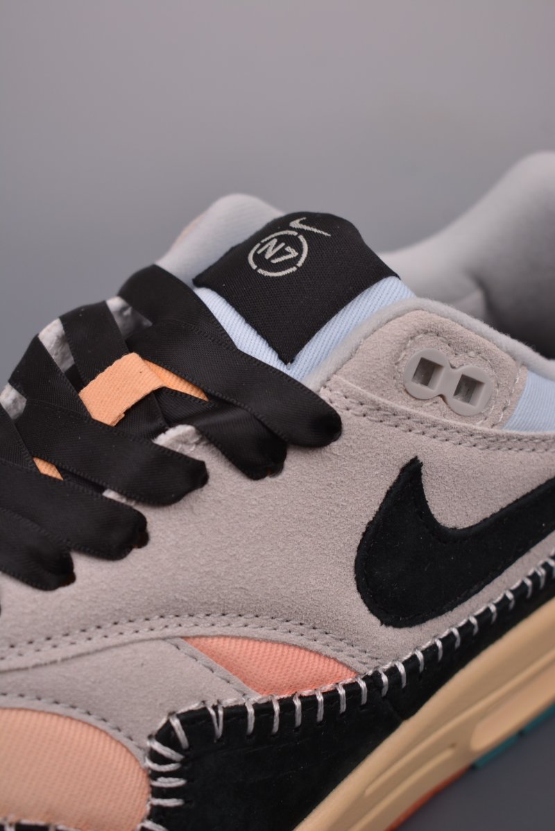 Nike Air Max 1 view