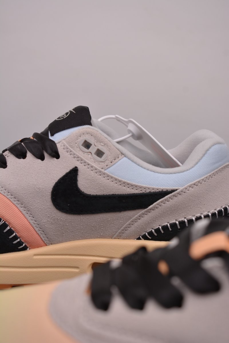 Nike Air Max 1 view