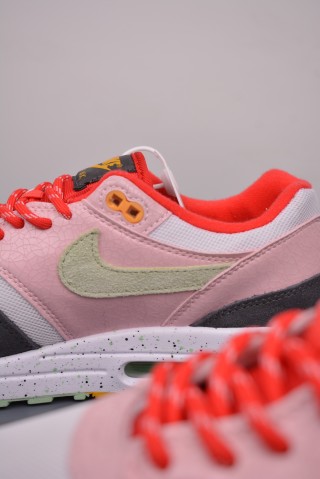 Nike Air Max 1 'Pink / White' view 8