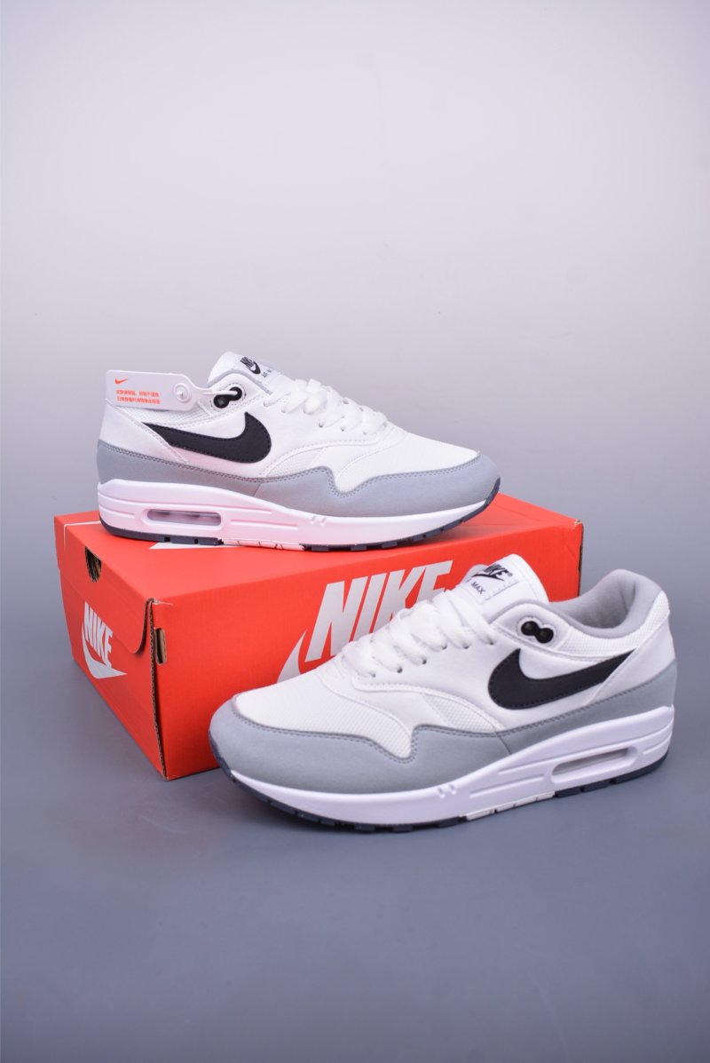 Nike Air Max 1 view