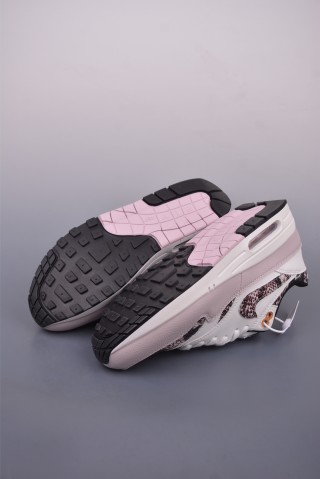 Nike Air Max 1 view 3