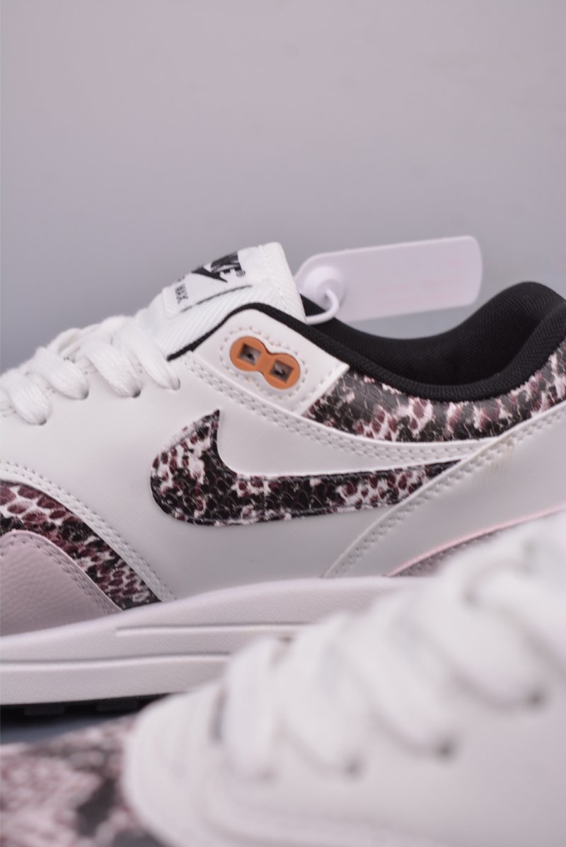Nike Air Max 1 view