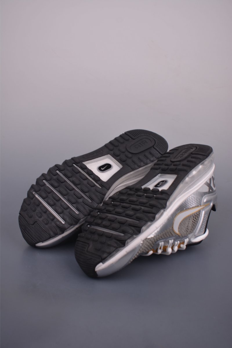 Nike Air Max 2013 view