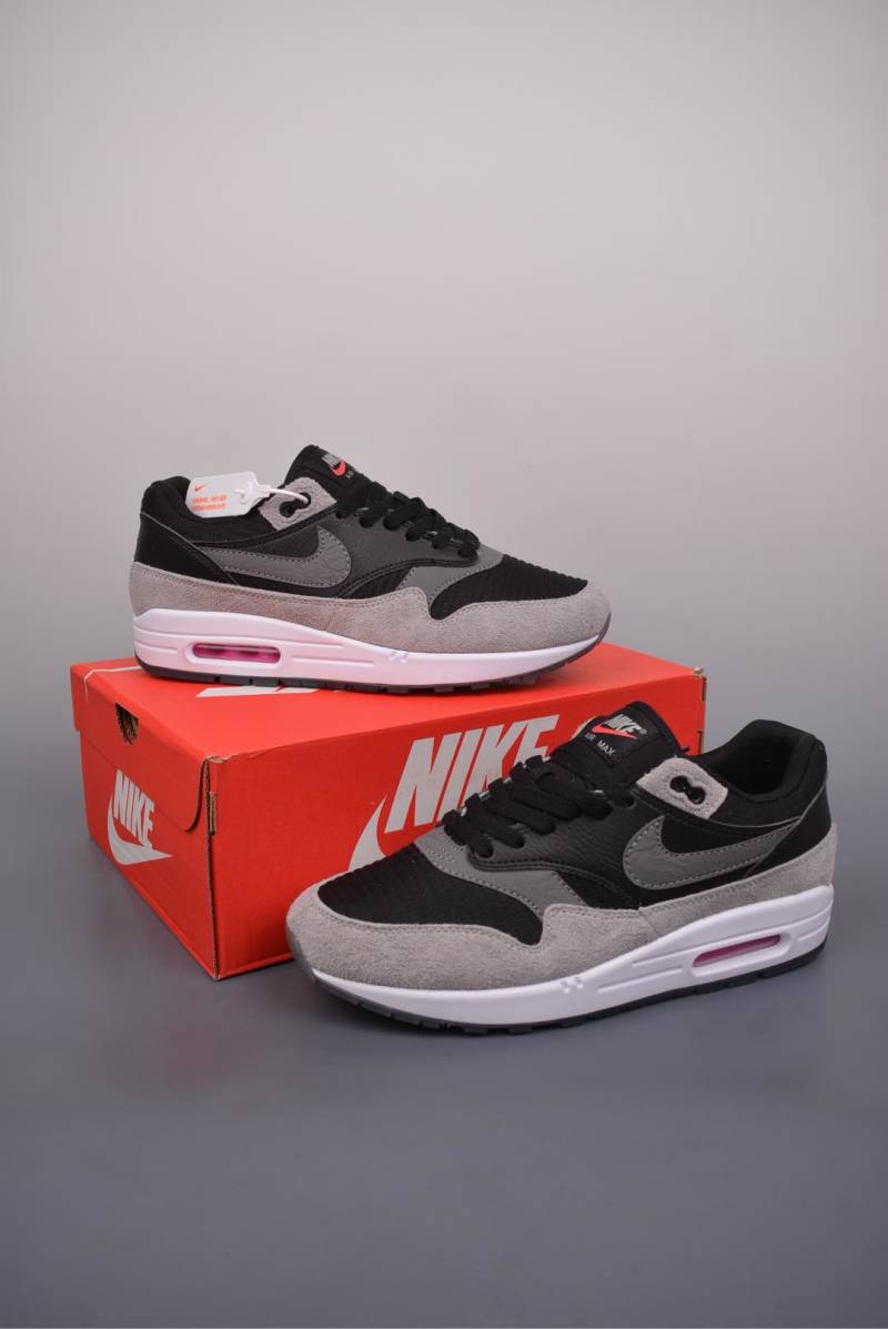 Nike Air Max 1 view