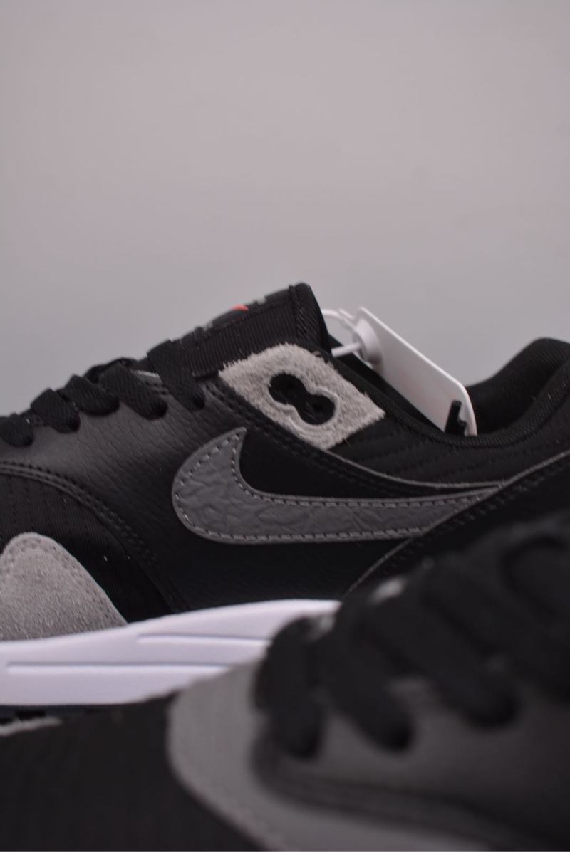 Nike Air Max 1 view