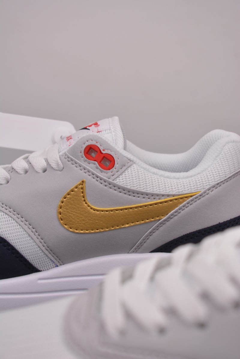 Nike Air Max 1 view
