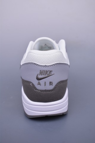 Nike Air Max 1 view 4