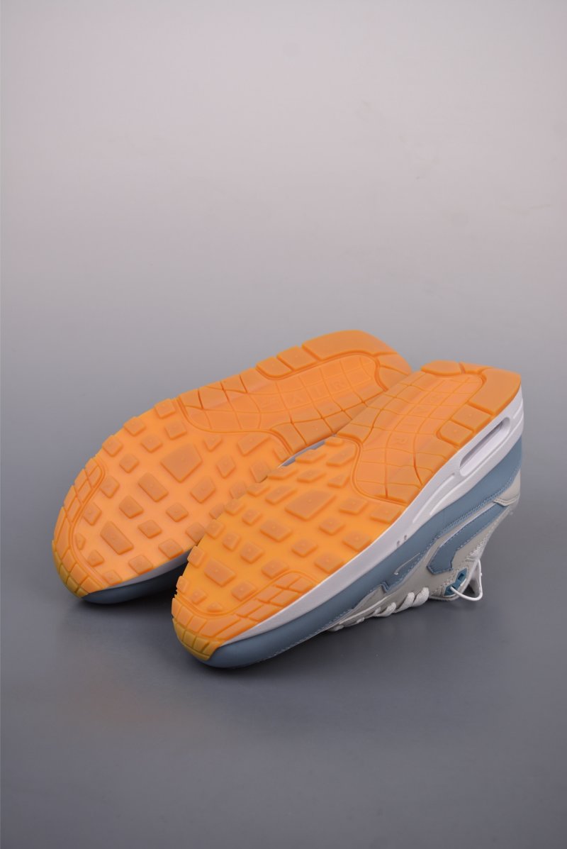 Nike Air Max 1 view