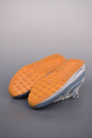 Nike Air Max 1 view 3
