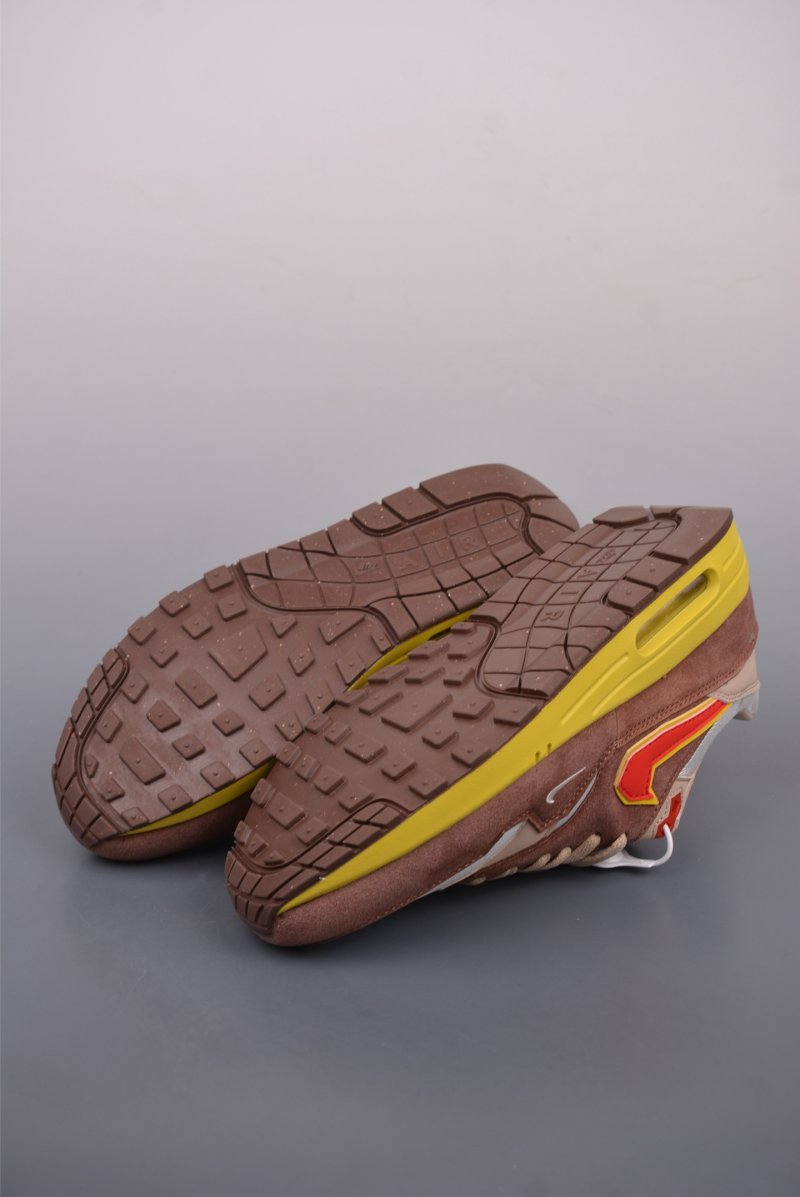 Nike Air Max 1 view