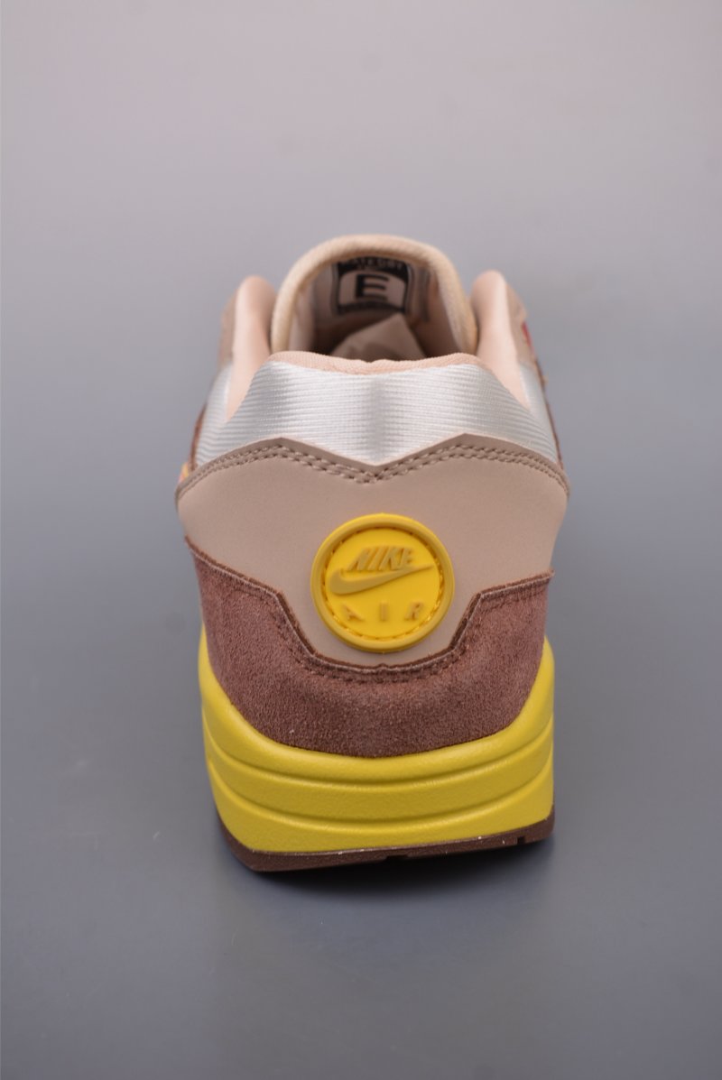 Nike Air Max 1 view