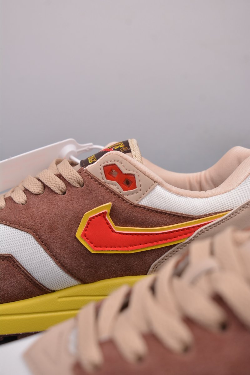 Nike Air Max 1 view
