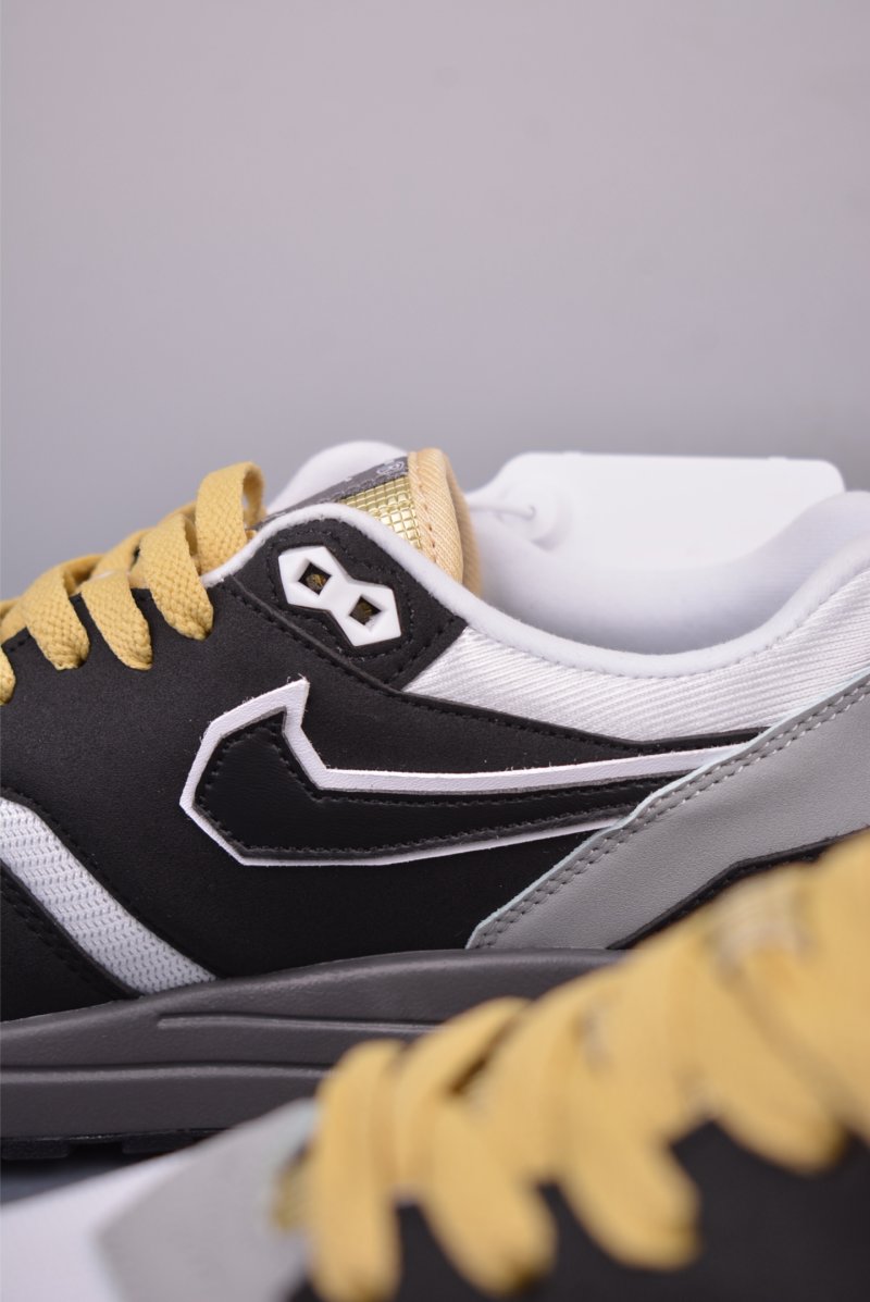 Nike Air Max 1 view