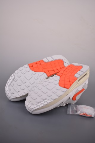 Nike Air Max 1 view 3