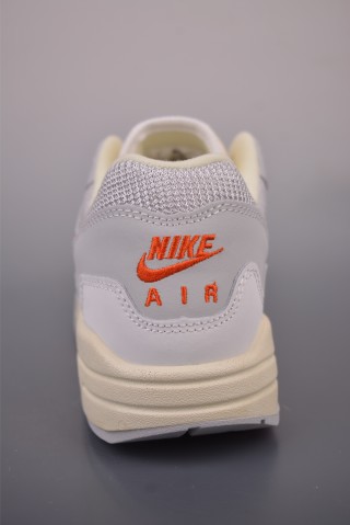 Nike Air Max 1 view 4