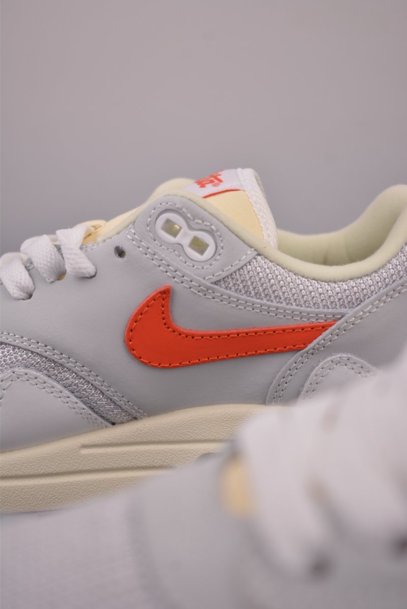 Nike Air Max 1 view