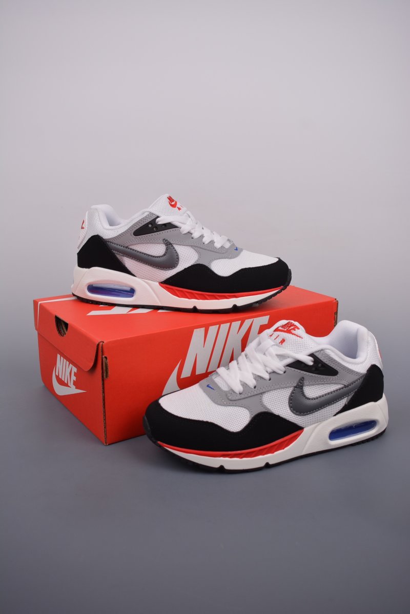 Nike Air Max Ivo view